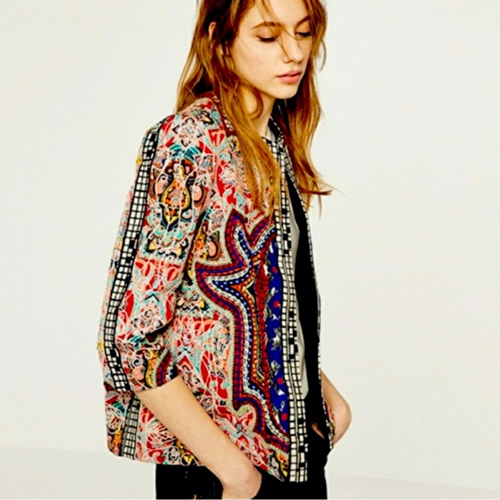 ZARA WOMAN PREMIUM DENIM COLLECTION
Heavily Embroidered Beaded Jacket Sz L